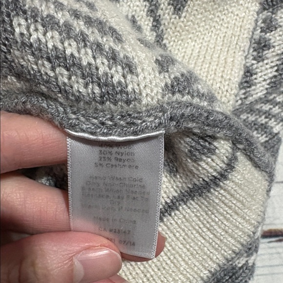 Talbots Wool Cashmere Blend Snowflake Graphic Grey White Open Front Cardigan LP - Picture 6 of 7